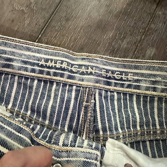 American Eagle Shorts - Picture 3 of 10